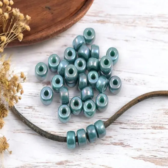 20g Green Turquoise Nebula 2/0 Matubo Beads {1}