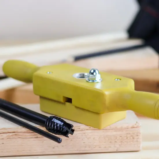 DCT Plastic Jig Dowel Thread Tap Kit - 3/4in x 6TPI Threading Box and Steel Tap {7}