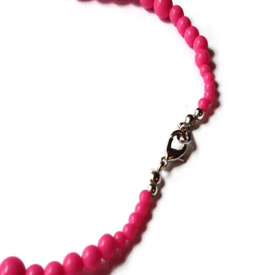 16 Inch Bright Pink Graduated Bead Vintage Necklace {6}