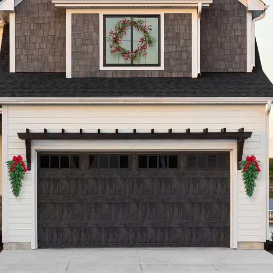 Northlight Coniferous Pine Christmas Teardrop Swag - 48" - Unlit Green {3}