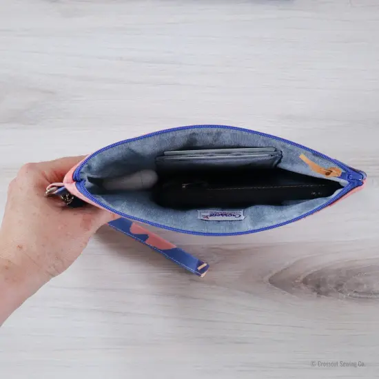 Crosscut Sewing Co.&reg; Wristlet Sewing Kit - Beginner Sewing Project Kit Dahlia blue {6}