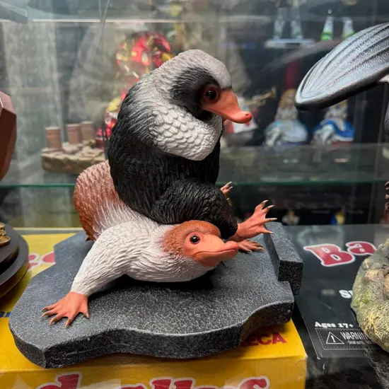 Fantastic Beasts 3 Adolescent Nifflers Life Size Statue {5}