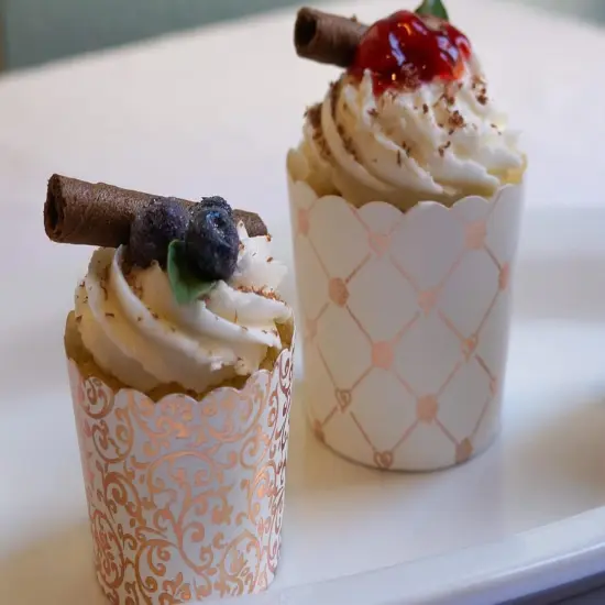 50-Pack Paper Baking Cups, Greaseproof Disposable Cupcake Muffin Liners (Large, Rose Gold Grid) {5}