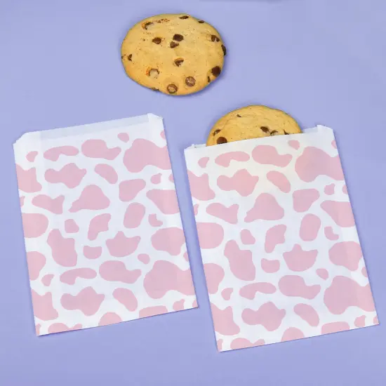 Big Dot of Happiness Pink Cow Print Rodeo Cowgirl Paper Treat Bags, Western Party Candy Bags, Greaseproof White Paper Sandwich Cookie Bags - 25 Count {3}