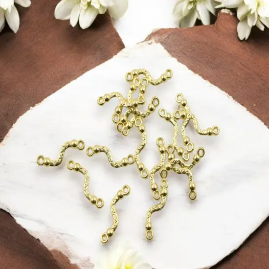 *50* 22x9mm Antique Gold Curved Connector Bars {2}