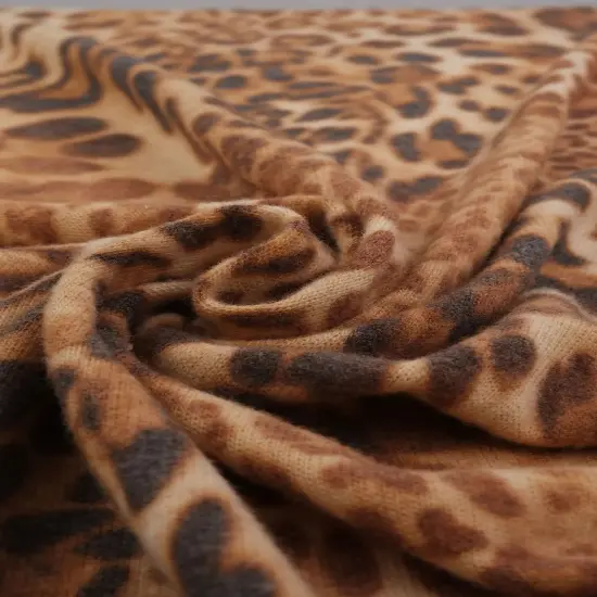 1 Yard Alpaca Sweater Animal Print Knit Fabric, 58/60&Prime; Wide Poly Rayon Spandex Blend SAND {2}