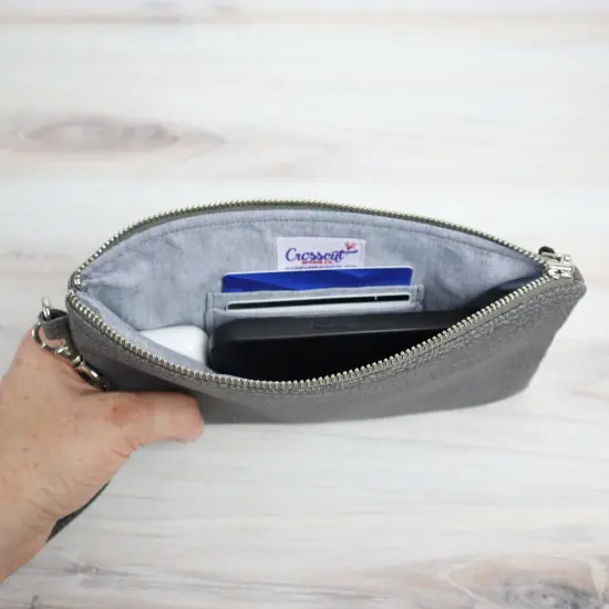 Crosscut Sewing Co.&reg; Wristlet Sewing Kit - Beginner Sewing Project Kit Waved gray {6}