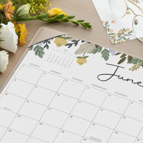 Desk Calendar 2025-2026 with Desktop Mat (Floral) {4}