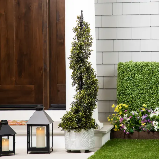 Northlight Two-Toned Boxwood Spiral Potted Artificial Topiary Tree - 46.5" Green {1}