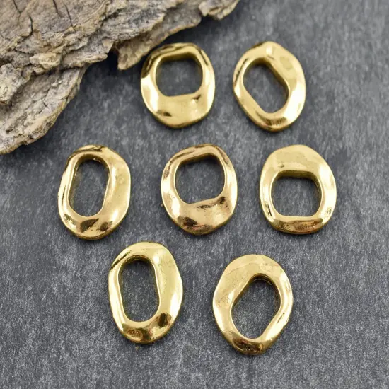 *20* 16x15mm Antique Gold Hammered Links {5}