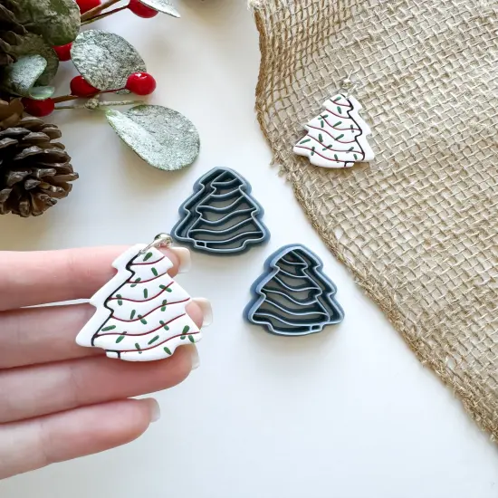 LIL DEB CHRISTMAS TREE CAKE | CHRISTMAS | CLAY CUTTER {4}