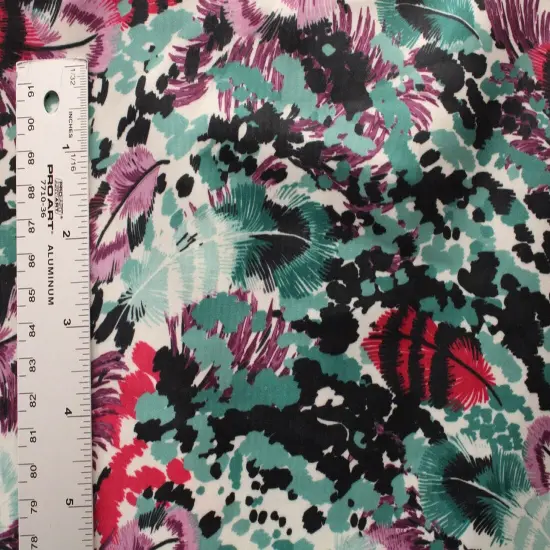 1 Yard Feather Print Spandex Fabric Four Way Stretch Activewear Swimwear Costume Leggings Material 58/60 Inch Width {2}