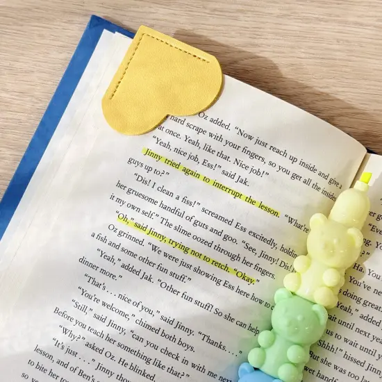 Wrapables Leather Corner Bookmarks, Page Marker, Reading Supplies (Set of 8), Hearts {3}