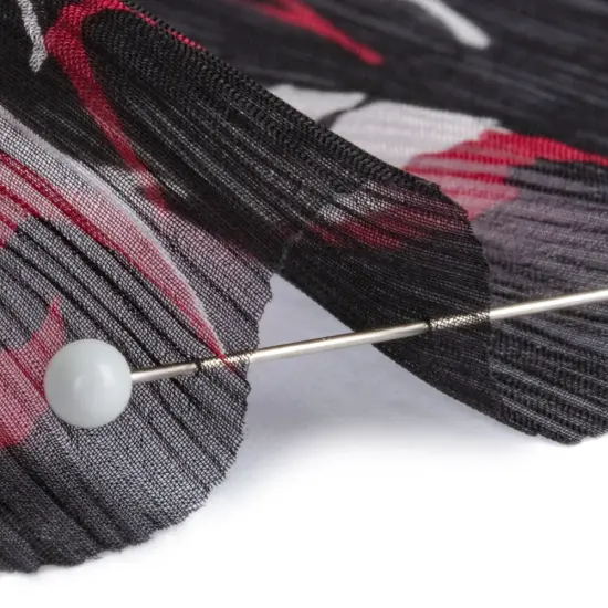 1 Yard Black Red White Echoes Leaves Crinkled Silk Chiffon 45 inch Width {1}