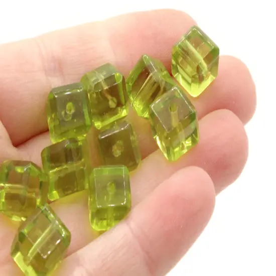 20 10mm Green Glass Cube Beads {3}
