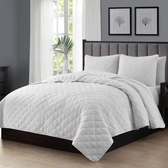 3-Piece Polyester Microfiber Reversible Diamond Quilt Set {5}