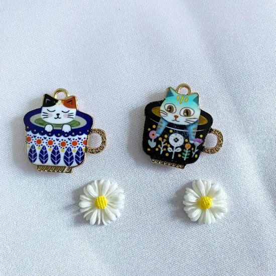 2 Pieces Needle Minder Cartoon Cup Cat Cute Needle Holders Magnet for Modern Cross Stitch Embroidery Accessories {5}