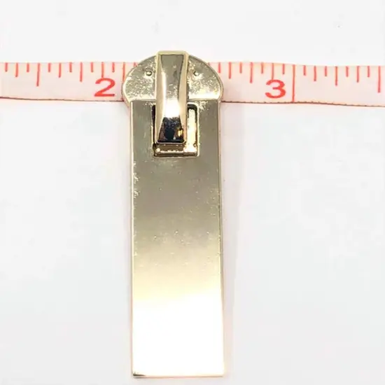 Zipper Pull &ndash; Rectangular Glossy Metal 8MM in Light Brass {2}