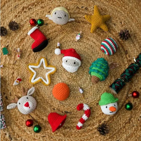 DIY Crochet Kit Christmas Balls PAK260 {2}
