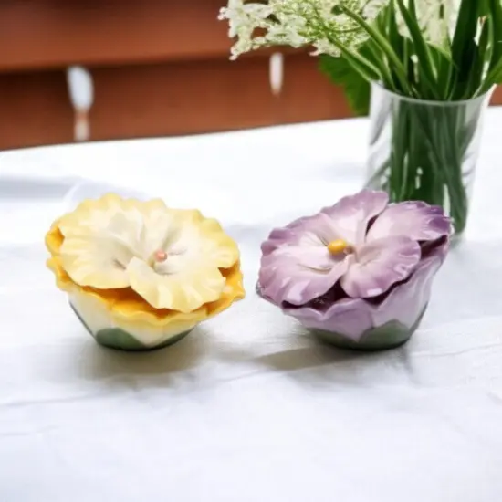 Ceramic Pansy Flower Salt & Pepper Shakers, Home D&eacute;cor, Gift for Her, Gift for Mom, Kitchen D&eacute;cor, Wedding Decor {2}