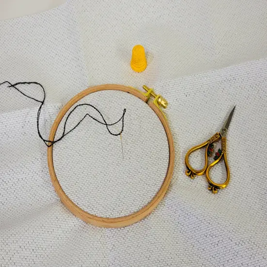 Scissors for Embroidery and Detail Work F07M4-2-SC3 {4}