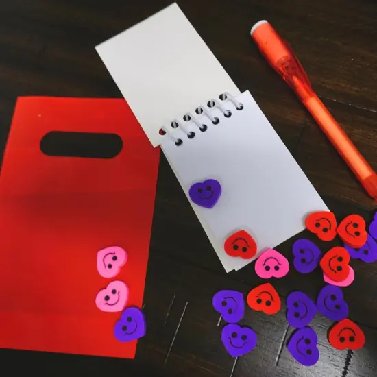 4E&rsquo;s Novelty Mini Heart Erasers 144 Pack for Kids, Valentines Day Classroom Favors {3}