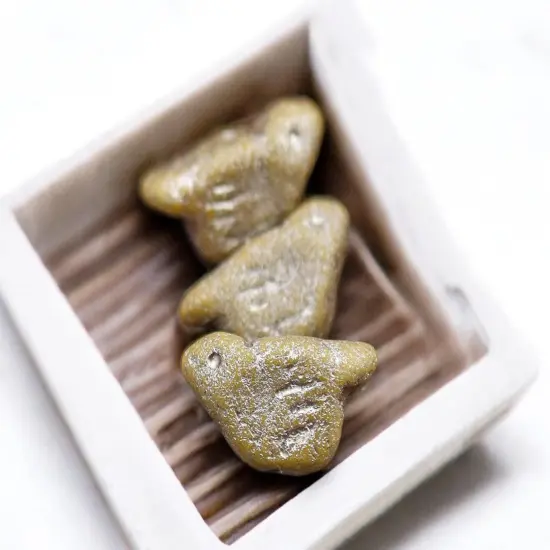 *6* 11x22mm Platinum Washed Etched Matte Goldenrod Bird Beads {1}