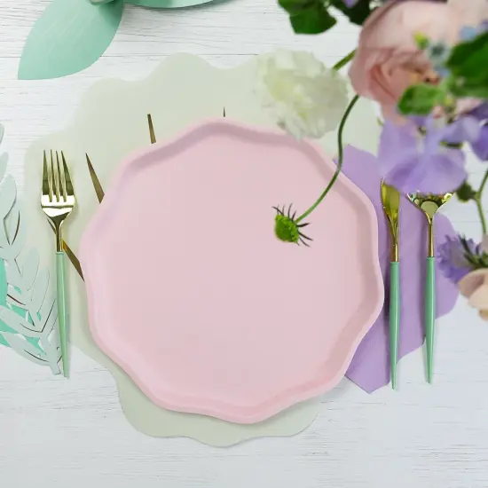 PETAL PINK COMPOSTABLE DINNER PLATES {4}