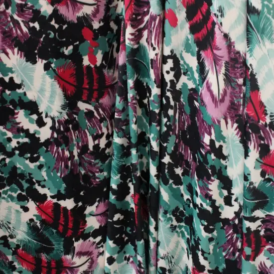 1 Yard Feather Print Spandex Fabric Four Way Stretch Activewear Swimwear Costume Leggings Material 58/60 Inch Width {3}