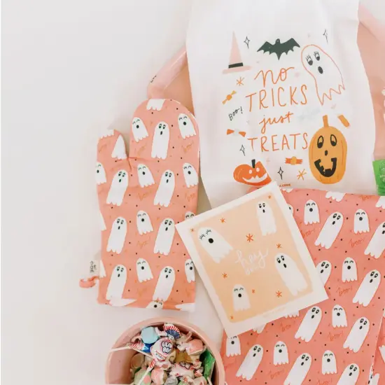PINK GHOST OVEN MITT {3}