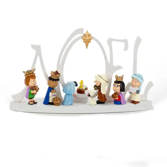10" Peanuts&copy; Battery-Operated LED Lighted Nativity Scene {5}
