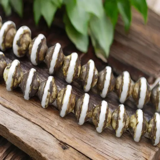 *28* 8x10mm Opaque White Picasso Saturn Beads {4}