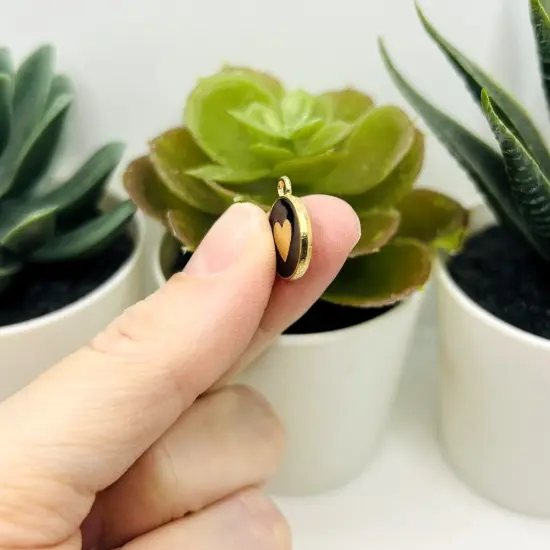 1, 4, 20 or 50 Pieces: Black and Gold Round Heart Charms - Double Sided {3}