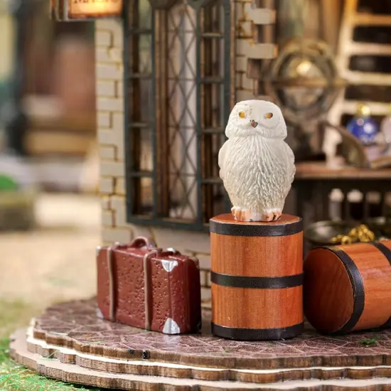 Miniature Wizardi Roombox Kit - Dollhouse Kit Clock {5}