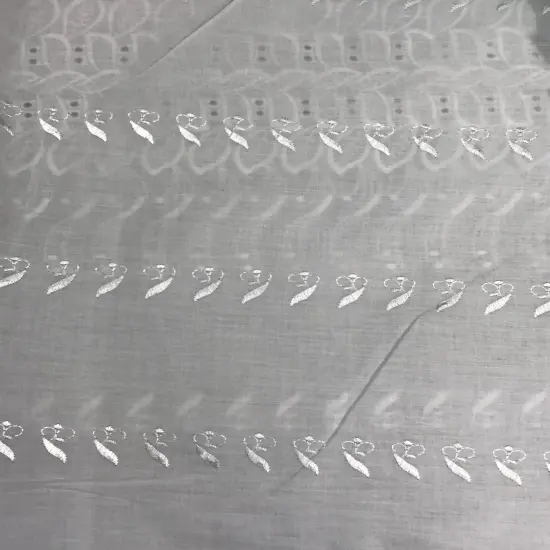1 Yard White Single Side Embroidered Eyelet Fabric 80% Polyester 20% Cotton 43/44 Wide {3}