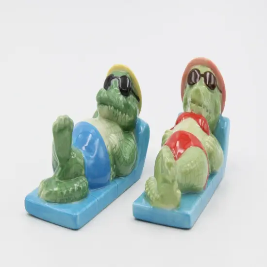 Ceramic Alligator Couple Bathing in the Sun Salt and Pepper Shakers, Home D&eacute;cor, Gift for Her, Gift for Mom, Kitchen D&eacute;cor {3}