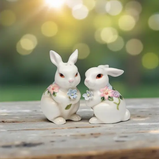 Easter Rabbits Holding Flowers Salt and Pepper Shakers, Home D&eacute;cor, Gift for Her, Gift for Mom, Kitchen D&eacute;cor, Spring D&eacute;cor, Easter D&eacute;cor {1}
