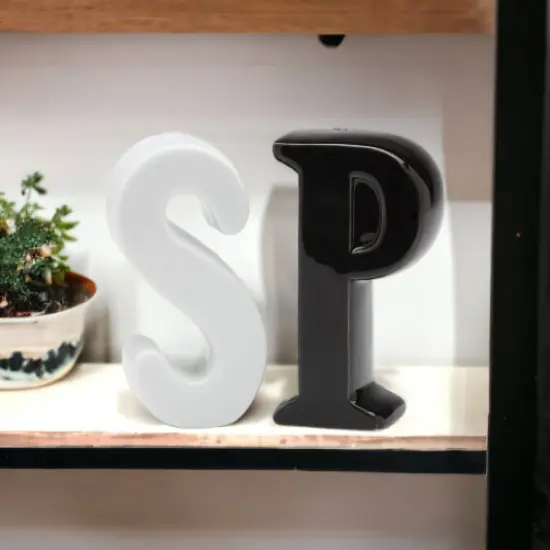 Ceramic Black and White SP Salt and Pepper Shakers, Home D&eacute;cor, Gift for Her, Gift for Mom, Kitchen D&eacute;cor {1}