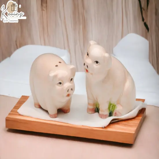 Ceramic Mini Pigs Salt & Pepper Shakers, Home D&eacute;cor, Gift for Her, Gift for Mom, Kitchen D&eacute;cor, Farmhouse D&eacute;cor {1}