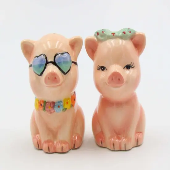 Hand Painted Ceramic Happy Pigs Salt And Pepper Shakers, Home D&eacute;cor, Gift for Her, Gift for Mom, Kitchen D&eacute;cor, Farmhouse Decor {3}