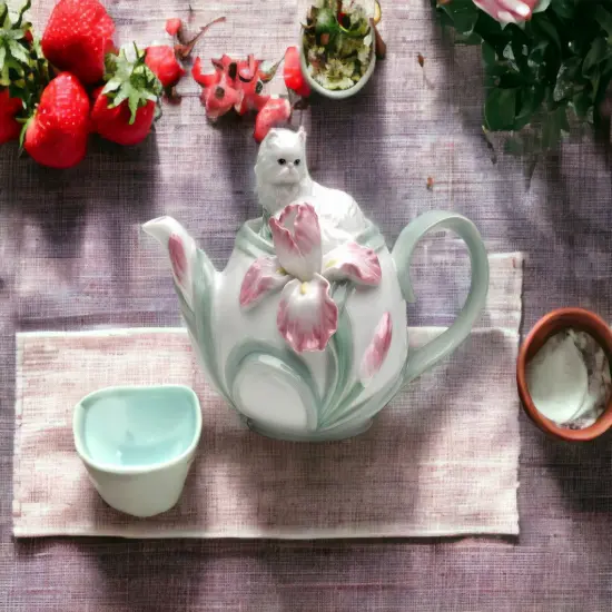 Ceramic Persian Cat with Iris Flower Teapot, Cat Lover Gift, , Gift for Her, Gift for Mom, Kitchen D&eacute;cor, Tea Party D&eacute;cor, Caf&eacute; D&eacute;cor {2}