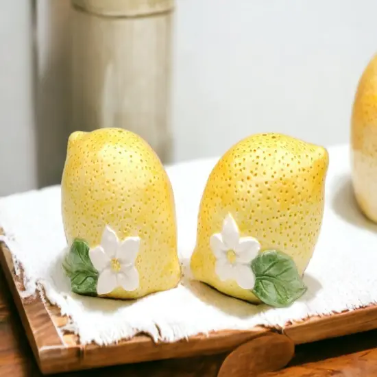 Hand Painted Ceramic Lemon Salt & Pepper Shakers, Home D&eacute;cor, Gift for Her, Gift for Mom, Kitchen D&eacute;cor, Summer Decor {1}