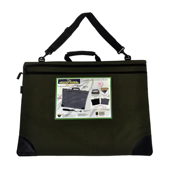 Martin Universal Design&reg; Museum&reg; Artist Portfolio, 20" x 26", Black {1}