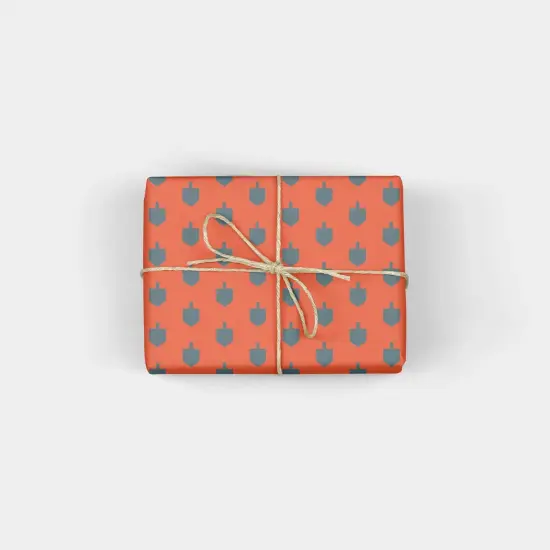 Minimal Dreidel Holiday Gift Wrap {1}