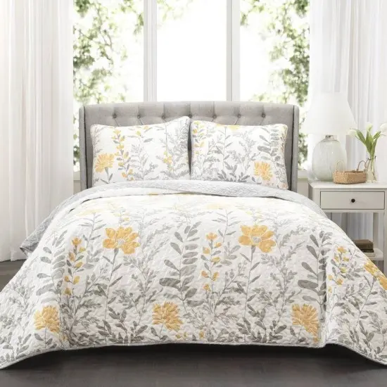 Yellow-Grey Floral 3-Piece Quilt Set for Beds with Pillow Shams {2}