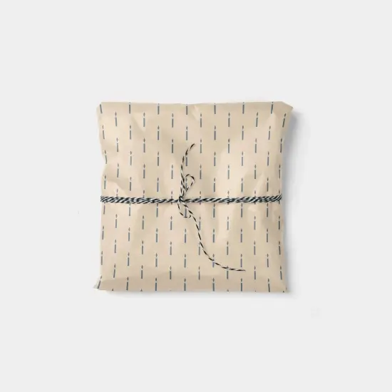 Minimal Candle Holiday Gift Wrap {1}