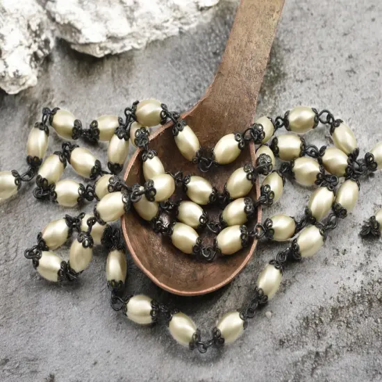 10x6mm Czech Glass Cream Twisted Oval Pearl Chain w/ Black Caps {3}