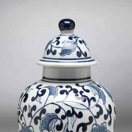 AA Importing 59726 Blue And White Ginger Jar With Lid {4}