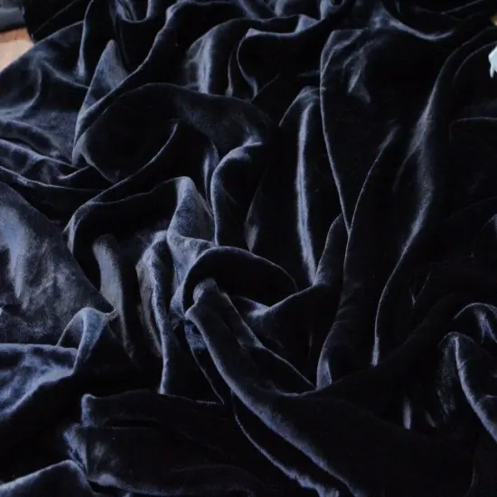 1 yard Exquisite Silk Rayon Velvet Fabric for Fashion, Cosplay & Home Projects 45 Inches Width Midnight Blue {1}