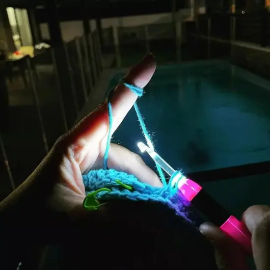 Lighted Crochet Hooks Complete Set 9/pkg - 9 pcs Light up Crochet Hook Set w/ 9 Extra Batteries &ndash; Crochet Lite Hooks {4}